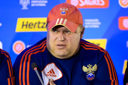 Sergey Lavrentyev, förbundskapten Ryssland, på en