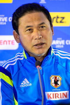 Nario Sasaki, förbundskapten Japan, på en presskonferens