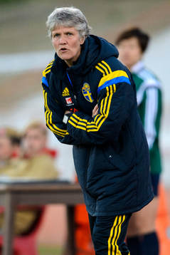 Sveriges förbundskapten Pia Sundhage i matchen mellan