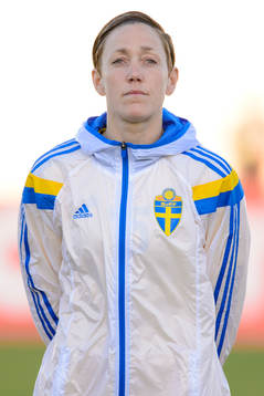 Sveriges Therese Sjögran innan matchen mellan Sverige och