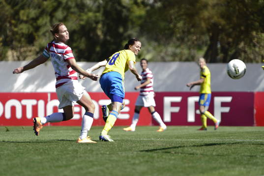 Lotta Schelin gör 1-0