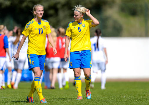 Sveriges Sofia Jakobsson och Nilla Fischer deppar