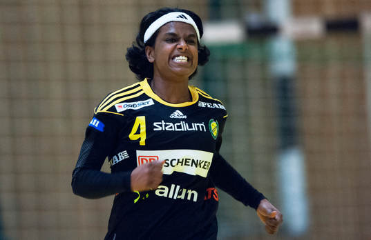 Sävehofs Louise Sand i matchen i elitserien dam i handboll