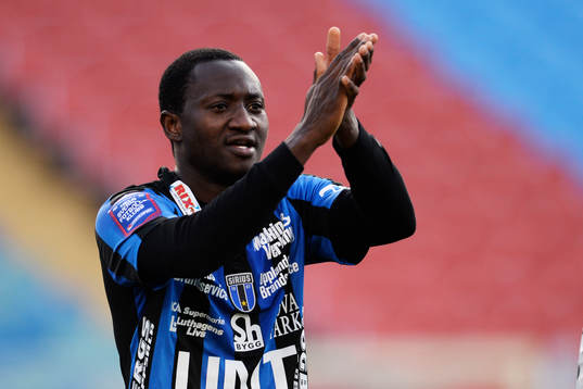 Sirius Moses Ogbu tackar publiken