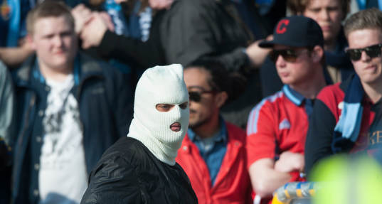 Maskerade Djurgårdens-supporters av dödsmisshandeln i