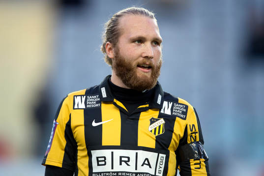 Häckens Emil Wahlström innan fotbollsmatchen i