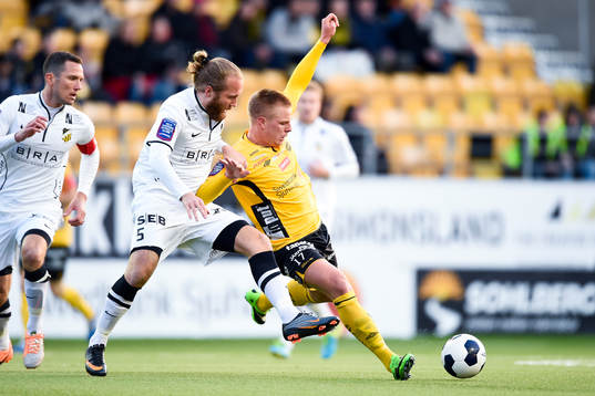 Häckens Emil Wahlström och Elfsborgs Per Frick