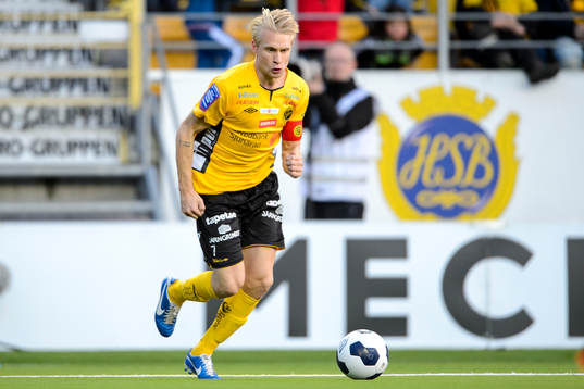 Elfsborgs Johan Larsson med bollen