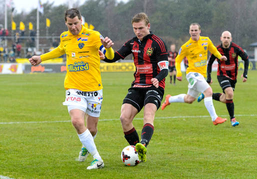 Närkamp mellan Falkenbergs Stefan Rodevåg Brommapojkarnas