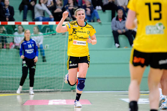 Sävehofs Jenny Alm jublar