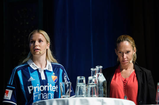 Alexandra Höglund, spelare i Djurgården, och Linda