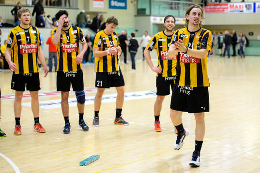 Hammarby och Richard Hanisch tackar publiken