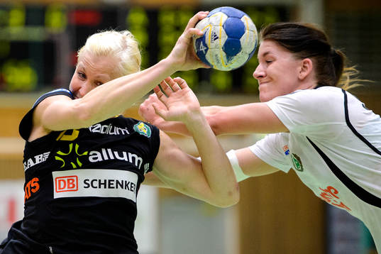 Sävehofs Elin Karlsson och Önnereds Sandra Kvarnström