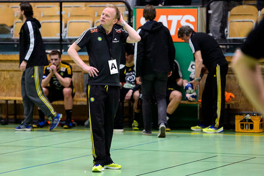 Sävehofs tränare Magnus Johansson deppar