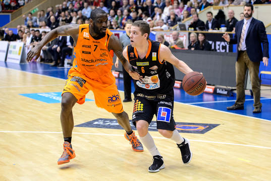 Norrköpings William Walker jagar Borås James JJ Miller