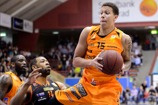 Borås Chris McKnight och Norrköpings Pierre Hampton