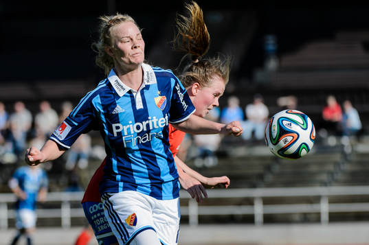 Djurgårdens Lilja Björk och QBIKs Sandra Zetterqvist