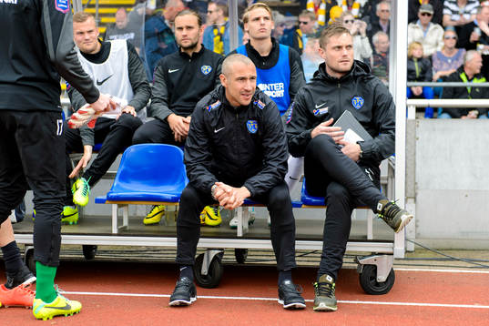 Falkenbergs tränare Henrik Larsson