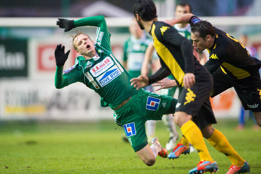 Ljungskiles Jakob Olsson faller