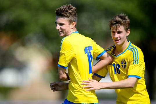 Sveriges Adin Bukva och Filip Varenhed firar
