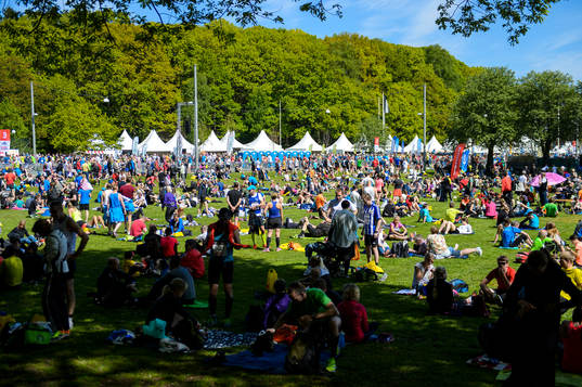 Många löpare deltar i Göteborgsvarvet