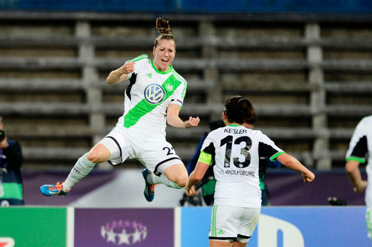 Wolfsburgs Verena Faisst jublar