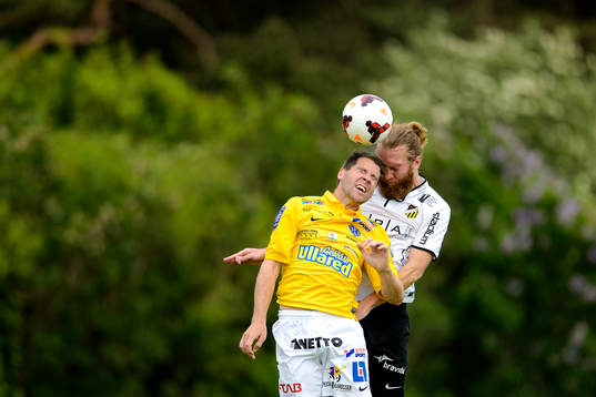 Nickduell mellan Falkenbergs Stefan Rodevåg och Häckens