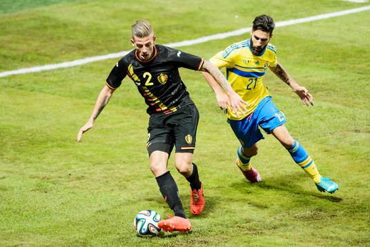 Belgiens Toby Alderweireld och Sveriges Jimmy Durmaz