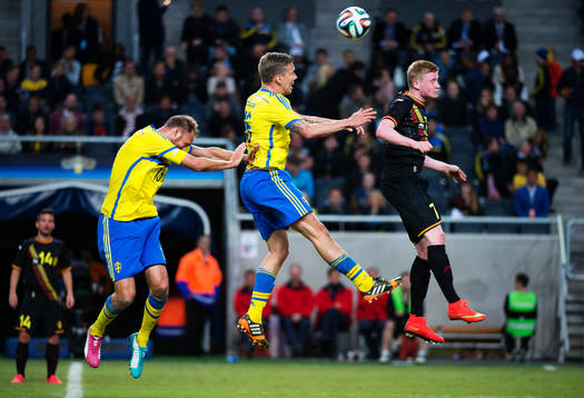 Sveriges Andreas Granqvist och Pontus Wernbloom i en