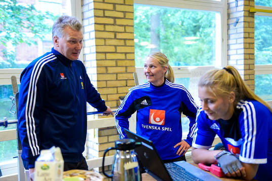Sveriges förbundskapten Thomas Sivertsson, Helle Thomsen