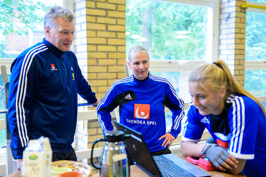 Sveriges förbundskapten Thomas Sivertsson, Helle Thomsen