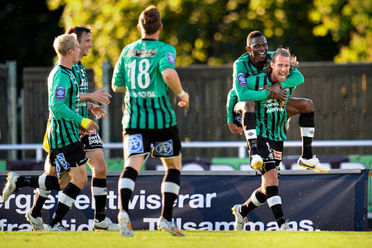 Varbergs Thommie Persson firas
