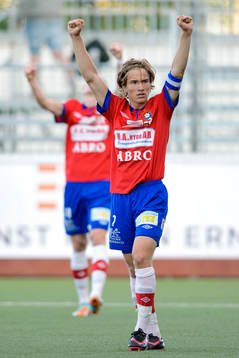 Örgrytes Jakob Lindström jublar