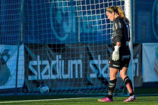 Jitex målvakt Jennifer Falk deppar