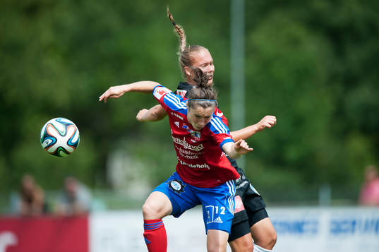 Vittsjös Jane Ross i matchen i damallsvenskan mellan