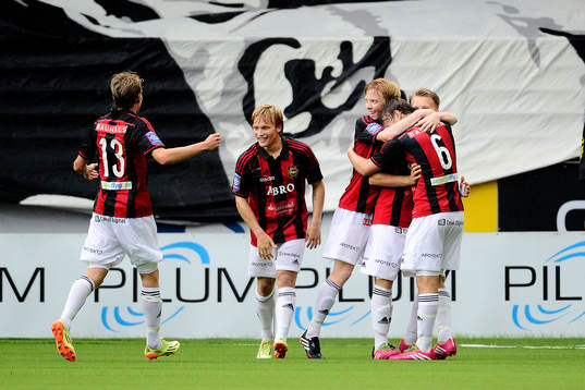 Brommapojkarnas spelare jublar