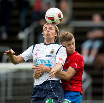 Gefles Johan Oremo och Helsingborgs Carl Johansson i