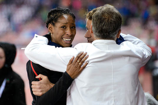 Éloyse Lesueur, Frankrike, firar