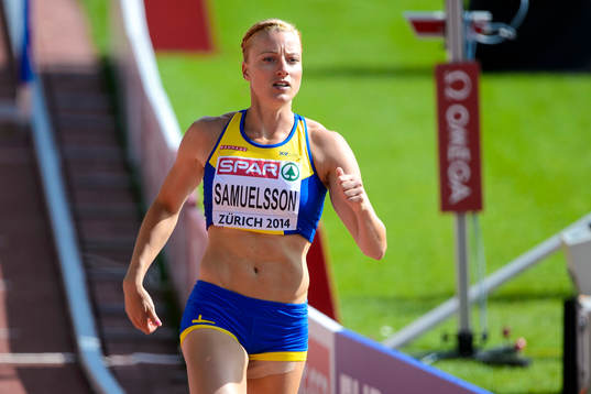 Jessica Samuelsson, Sverige, springer 100m häck i damernas