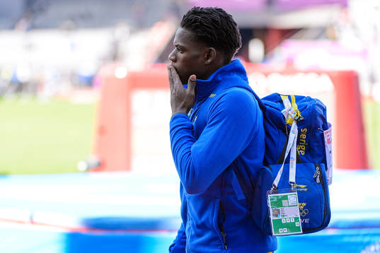 Alhaji Jeng, Sverige, lämnar kvalet till herrarnas stavhopp