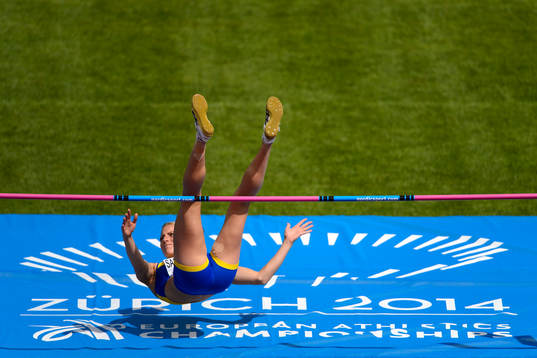 Jessica Samuelsson, Sverige, hoppar höjdhopp i damernas