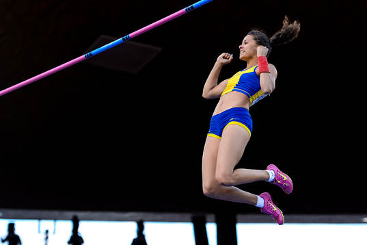 Angelica Bengtsson, Sverige, jublar när hon klarar ett