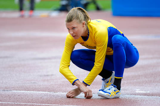 Abeba Aregawi, Sverige, med sin silvermedalj på 1500m