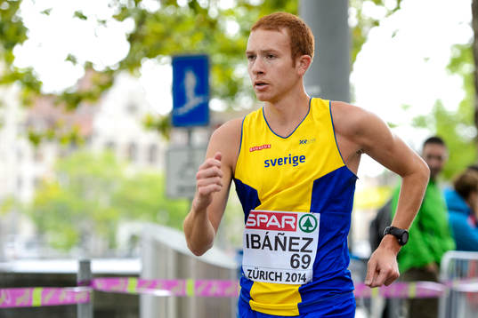 Abeba Aregawi, Sverige, med sin silvermedalj på 1500m