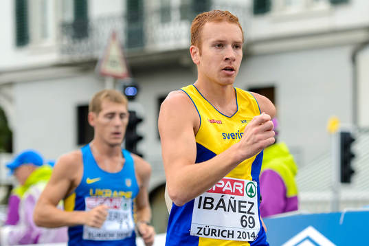 Abeba Aregawi, Sverige, med sin silvermedalj på 1500m