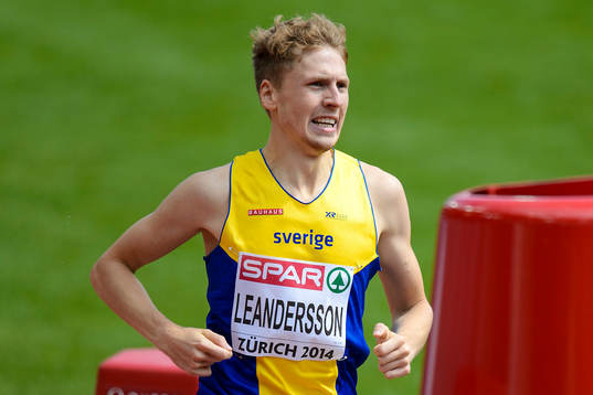 Abeba Aregawi, Sverige, med sin silvermedalj på 1500m