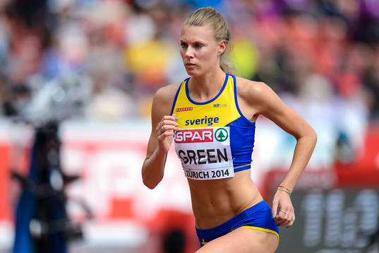 Abeba Aregawi, Sverige, med sin silvermedalj på 1500m