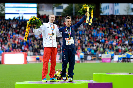 Abeba Aregawi, Sverige, med sin silvermedalj på 1500m