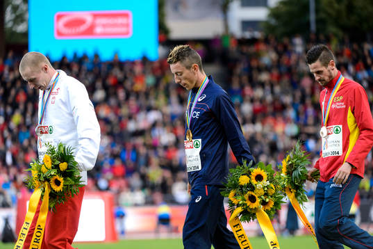 Abeba Aregawi, Sverige, med sin silvermedalj på 1500m