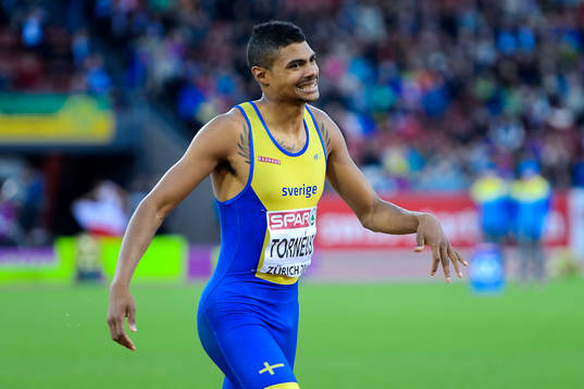 Abeba Aregawi, Sverige, med sin silvermedalj på 1500m